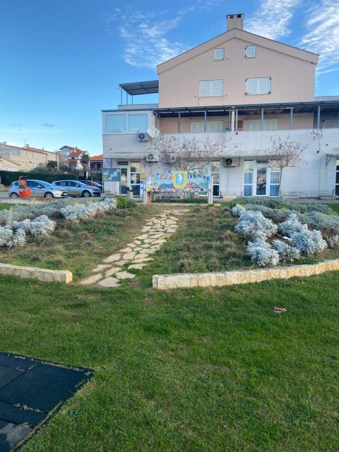 Apartment Privlaka direkt am Strand ab 2023 mit Klima Exterior foto